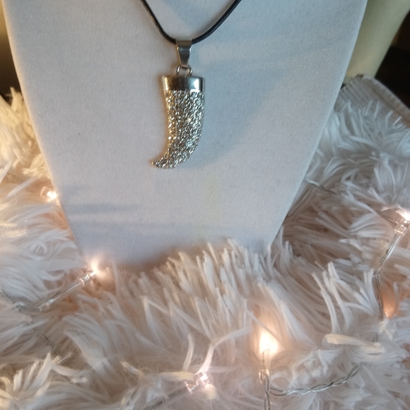 Jewelry . - Picture 3 of 8